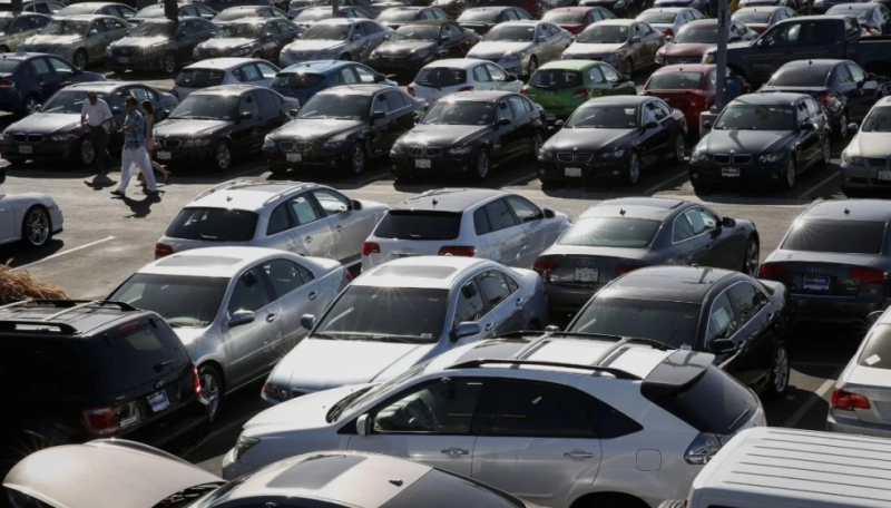 Car Industry Shifts: AI Systems Replace Smartphone Linking
