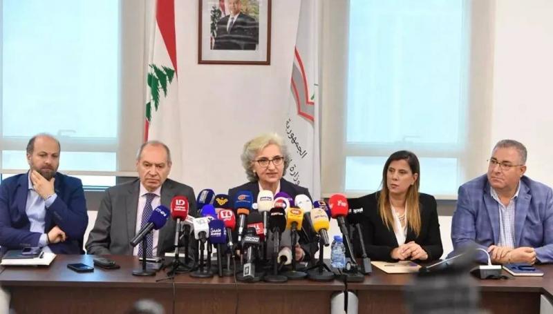 Consultative Meeting on Public Exams Held by Education Minister