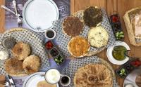  الفطور التراثي والمعجنات اللبنانية
