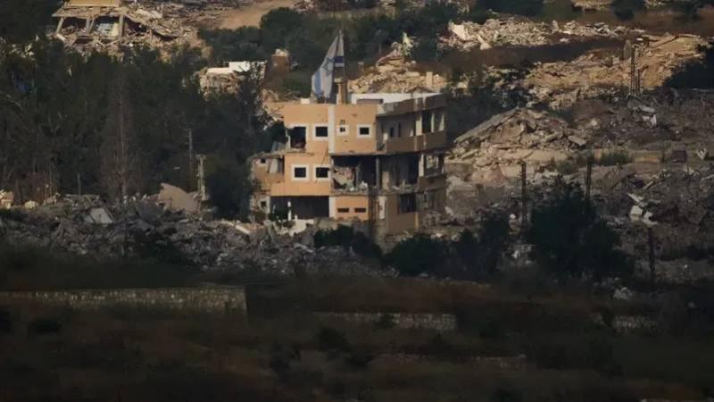 Israeli Army Installs Crossing Gates in Southern Lebanon