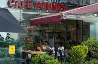 كافيهCafé Younes Aley
