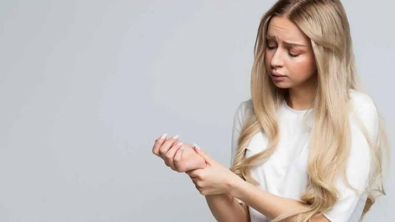 Can Vitamin D Deficiency Cause Tingling in the Hands?