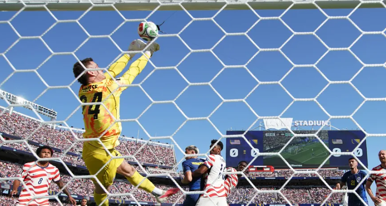 USA Advances to World Cup Round of 16 Defeating Bosnia