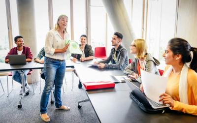 Berlitz أم AMIDEAST: أيهما أفضل لتعلم الإنجليزية؟