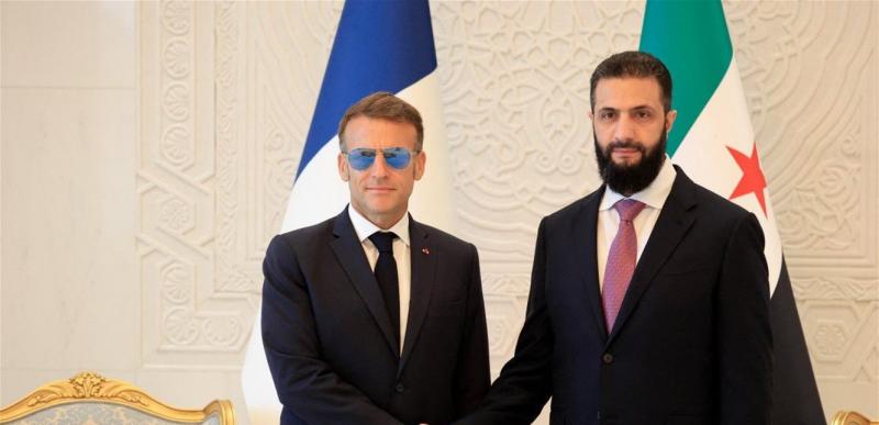 Macron Meets with Syrian President Shar'a on Second Day in Damascus