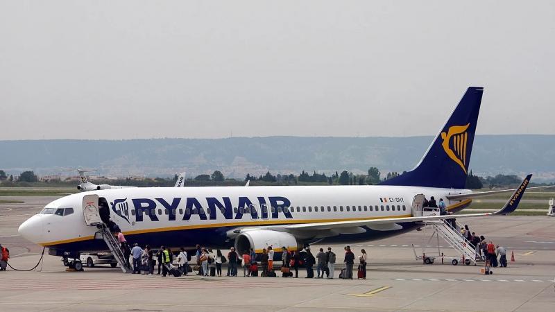 Terrifying Mid-Air Incident: Passenger Nearly Ejected from Plane After Window Shatters!