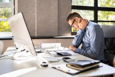 أسباب آلام الرقبة