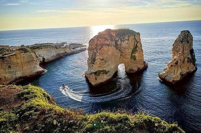 Top Spots for Photographing Beirut's Iconic Pigeon Rock