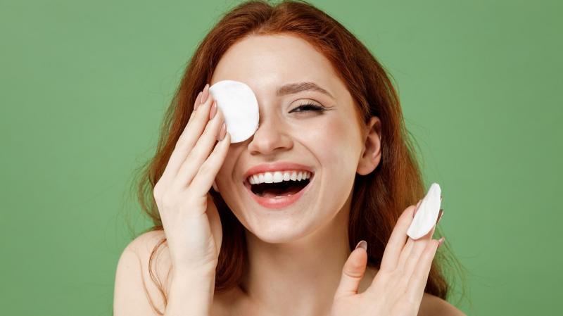 Common Makeup Removal Mistakes That Harm Skin Health