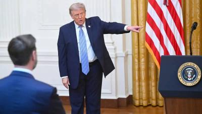 ترامب يدعو لسحب تراخيص شبكات تلفزيونية أميركية رفضت بث خطابه