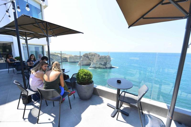 Affordable Seaside Dining Options in Raouche, Beirut