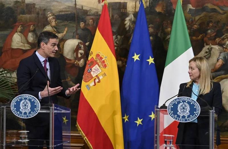 Spain Issues Ultimatum to Italy over Schengen Travel Restrictions