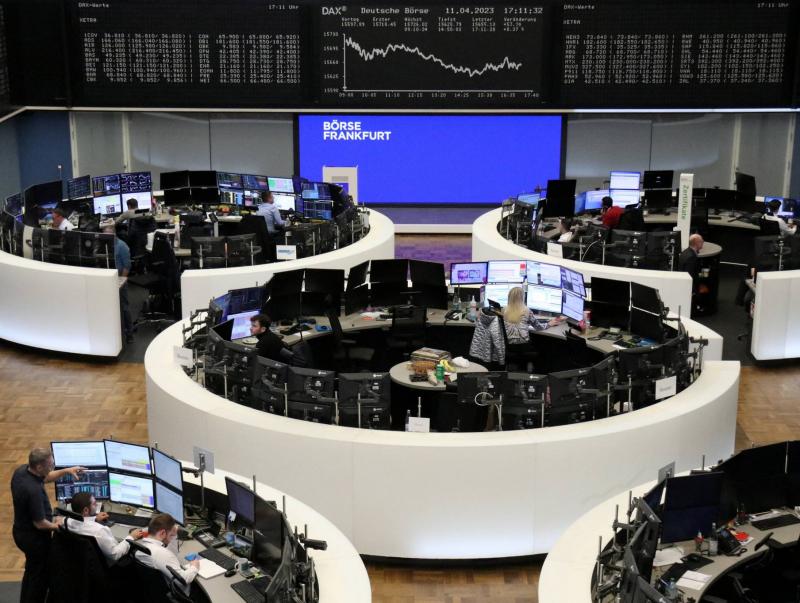 قبيل صدور بيانات التضخم الأميركية.. الحذر يخيم على الأسهم الأوروبية