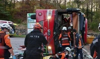 مقتل إسرائيلية وجرح 32 جراء انقلاب حافلة في كوريا الجنوبية