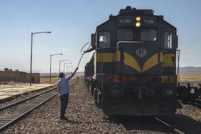 روسيا بدأت نقل إمدادات وقود إلى إيران عبر السكك الحديدية