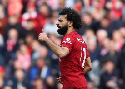 صلاح وجوتا يهديان ليفربول الفوز 3-2 على فورست