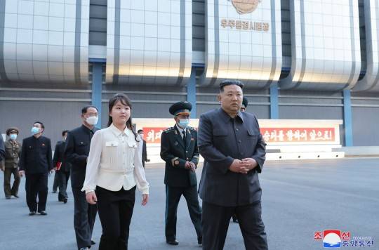 ابنة رئيس كوريا الشمالية.. الى الضوء مجددا