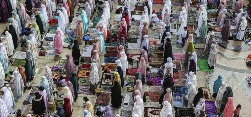 مع انحسار مخاوف كوفيد.. مسلمو إندونيسيا وماليزيا يحتفلون بعيد الفطر