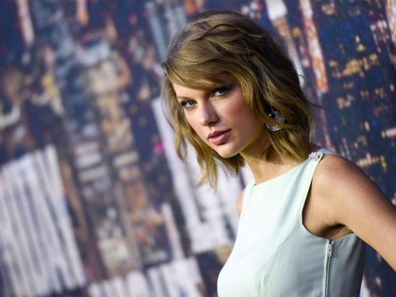 Taylor Swift Donates $50,000 to Injured Mother in Heroic Act