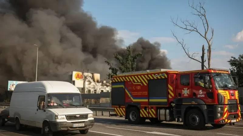 Russian Attacks on Kyiv Continue for Sixth Day; Ukraine Strikes Back at Russian Oil Refineries