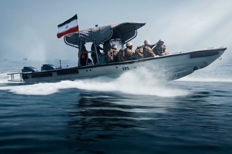 Iran Responds to Trump's Map: Armed Groups and Boats Head Towards Strait of Hormuz