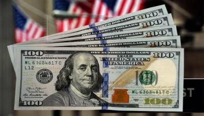 الدولار يقفز بعد قرار مفاجئ من الفيدرالي بشأن الفائدة
