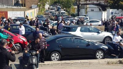 قطع طرق وإحتجاجات.. ماذا يحصل في شوارع بيروت؟