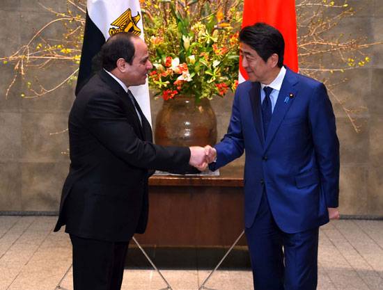 السيسي يبحث مع رئيس وزراء اليابان الأمن الإقليمي والدولي