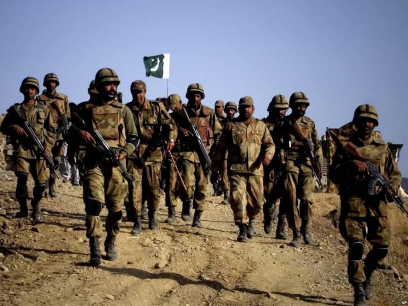 في باكستان.. مقتل 6 جنود على يد مسلحيين