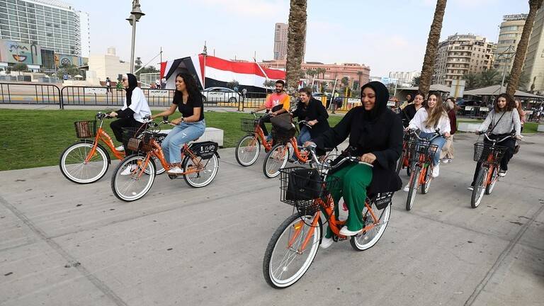 مصر... أول عربية تقطع 900 كلم في 8 أيام على دراجة هوائية