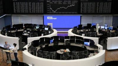 أسهم أوروبا تنخفض مع تراجع سهم 