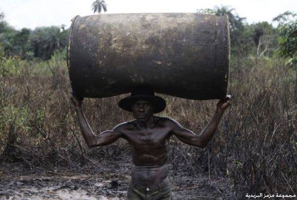 بسبب انعدام الأمن ١٣مليون دولار يوميا خسائر نيجيريا من سرقة النفط