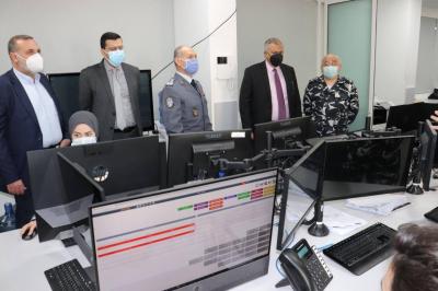 محافظ بيروت يتفقد مركز التحكم المروري وغرفة عمليات قوى الأمن الداخلي.