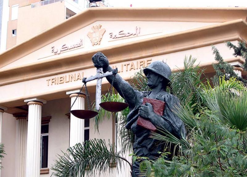 المحكمة العسكرية تدعي على ٣٥ شابا بالإرهاب والسرقة على خلفية تظاهرات طرابلس واعتصام من قبل الأهالي