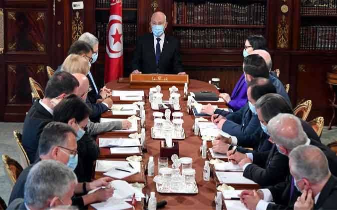 الرئيس التونسي يشدد على بناء دولة ومجتمع القانون