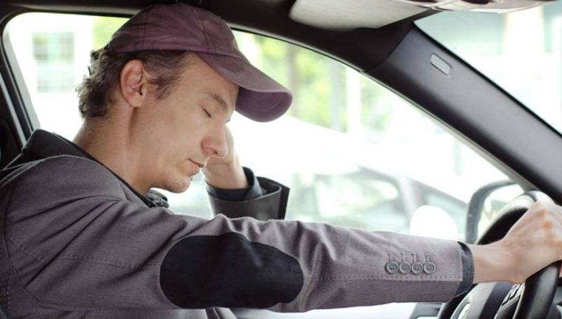دراسة تكشف أن سائقي السيارات يستنشقون مواد كيميائية خطيرة في السيارة