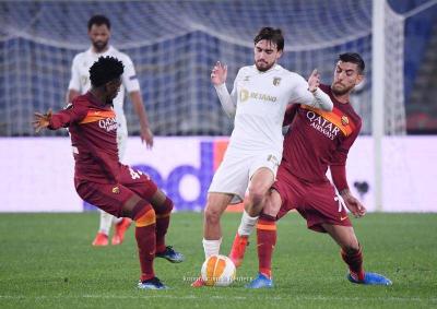 روما يفوز ويتأهل لثمن نهائي الدوري الأوروبي..فيديو