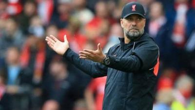إيقاف مدرب ليفربول وتغريمه.. لهذا السبب!
