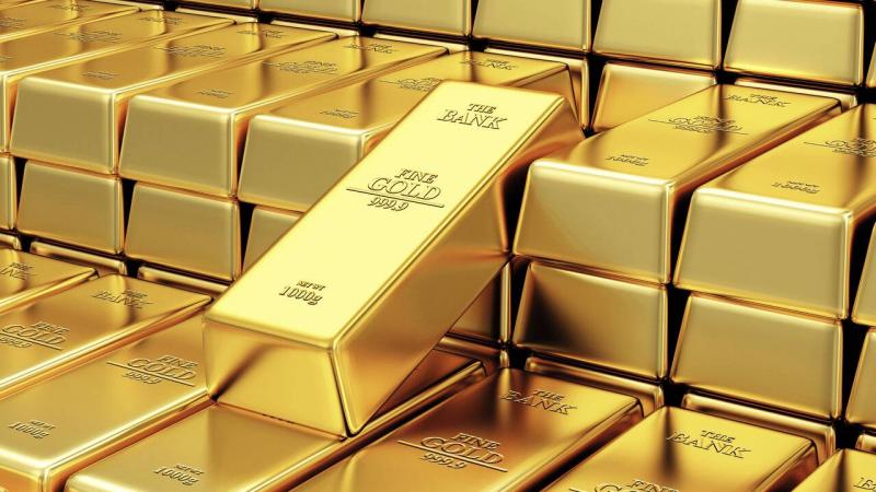 الذهب يتراجع متأثرا بقوّة الدولار