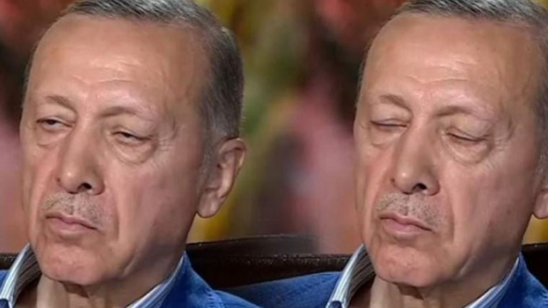 بالفيديو..أردوغان يغلبه النعاس في بث مباشر