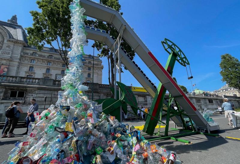 محادثات في باريس تسلّط الضوء حول إعادة تدوير البلاستيك
