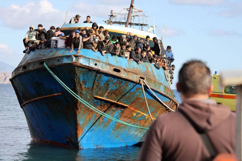 اختفاء قارب في البحر المتوسط على متنه 500 مهاجر