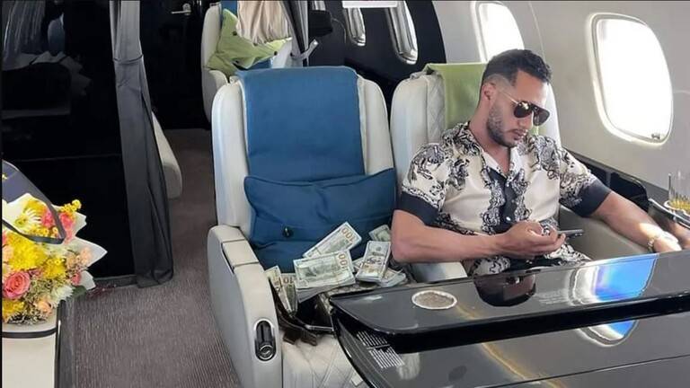 تحرك نيابي في مصر ضد محمد رمضان بسبب نشره صورة كمية كبيرة من الدولارات
