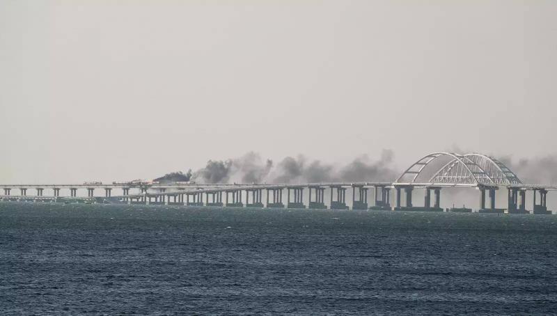 إغلاق جسر القرم بسبب تدريبات عسكرية