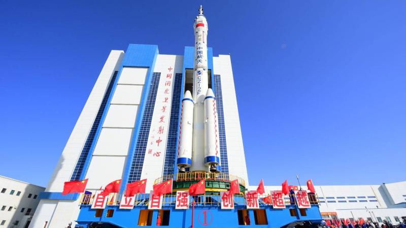 الصين ترسل ثلاثة رواد فضاء إلى محطتها الفضائية غدا