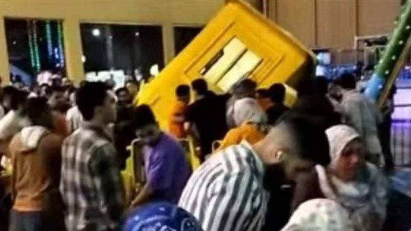 إصابة 6 أشخاص بعد سقوط لعبة في مدينة ملاهي بالإسكندرية (فيديو)