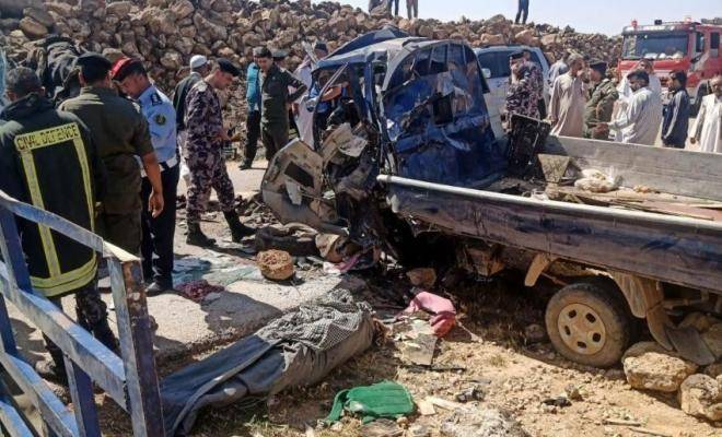9 وفيات و13 إصابة  إثر حادث سير في الأردن