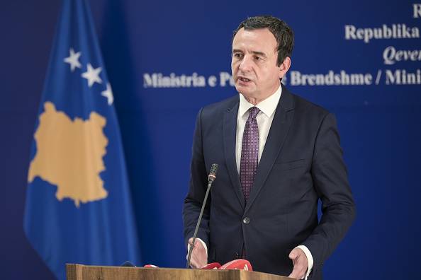 رئيس وزراء كوسوفو يطرح خطة لتخفيف التوتر في الشمال