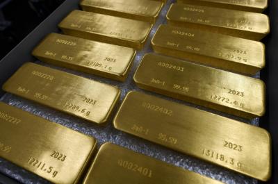 سعر الذهب يرتفع مع تراجع الدولار