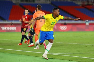 البرازيل تواجه إسبانيا وديا في برنابيو لمكافحة العنصرية